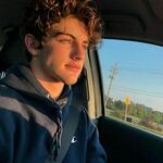 andrewmatthew is swapping clothes online from 