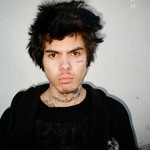 nascaraloemerch is swapping clothes online from 