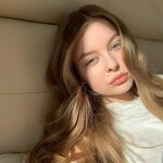chloecarlo32 is swapping clothes online from 