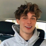 tommypbaker is swapping clothes online from 