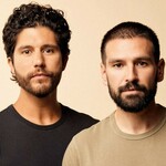 danandshaymerch is swapping clothes online from 