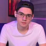 elmarianamerch is swapping clothes online from 