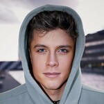 jonmarianekmerch is swapping clothes online from 