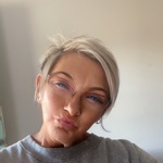 angeleyes72 is swapping clothes online from 