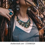 miacara306 is swapping clothes online from 