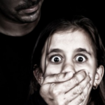 Phim Sex Trẻ Em is swapping clothes online from 