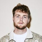 alexwarrenmerch is swapping clothes online from 
