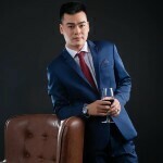 tophucmanh is swapping clothes online from 