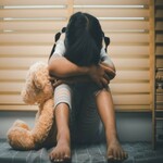 phim sex ấu dâm is swapping clothes online from 