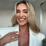 shanigrimmondmerch is swapping clothes online from 