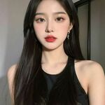 darisah is swapping clothes online from 
