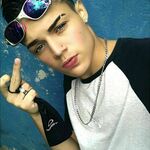ellawood298 is swapping clothes online from 