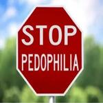 ấu dâm is swapping clothes online from 