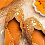 khushisoni22 is swapping clothes online from Rajouri Garden, Delhi
