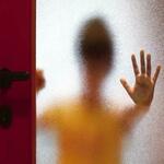 ấu dâm is swapping clothes online from 