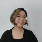 Kiều Hà is swapping clothes online from 