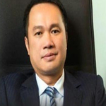 Quách Tấn Đạt is swapping clothes online from 