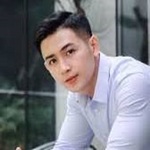 Trịnh Văn Hoài Sơn is swapping clothes online from 
