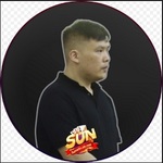 Thành Nguyễn Minh is swapping clothes online from 