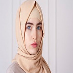 najwayaminah is swapping clothes online from 