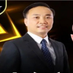 CEO Nguyễn Đức Mạnh is swapping clothes online from 