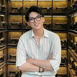 Phí Huỳnh Phi - CEO B52Club is swapping clothes online from 