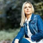 kylearra is swapping clothes online from London, 