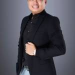 lyminhkhang is swapping clothes online from 