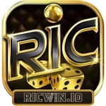 ricwinio is swapping clothes online from 