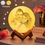 Lampada Lunare Personalizzata is swapping clothes online from 