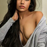 callgirlsurat is swapping clothes online from 