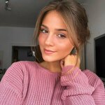 scarlettmonroe is swapping clothes online from 