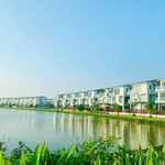 belhomeshaiphong is swapping clothes online from 