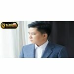 Quốc Tuân is swapping clothes online from 