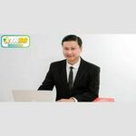 HOÀNG LÝ is swapping clothes online from 