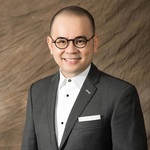 michaelhoang is swapping clothes online from 