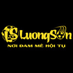 CEO Lương Sơn is swapping clothes online from 