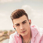 benjaminitchell is swapping clothes online from 
