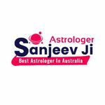 Astrologer Sanjeev Ji is swapping clothes online from 