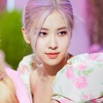 dauhieumangthai1 is swapping clothes online from 