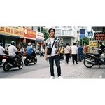CEO Trần Thế Vinh is swapping clothes online from 