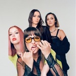 thebeachesmerch is swapping clothes online from 