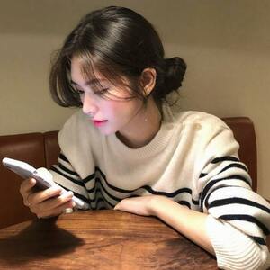 zeronhu is swapping clothes online from 