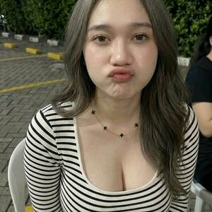 ltdtotoibl8 is swapping clothes online from 